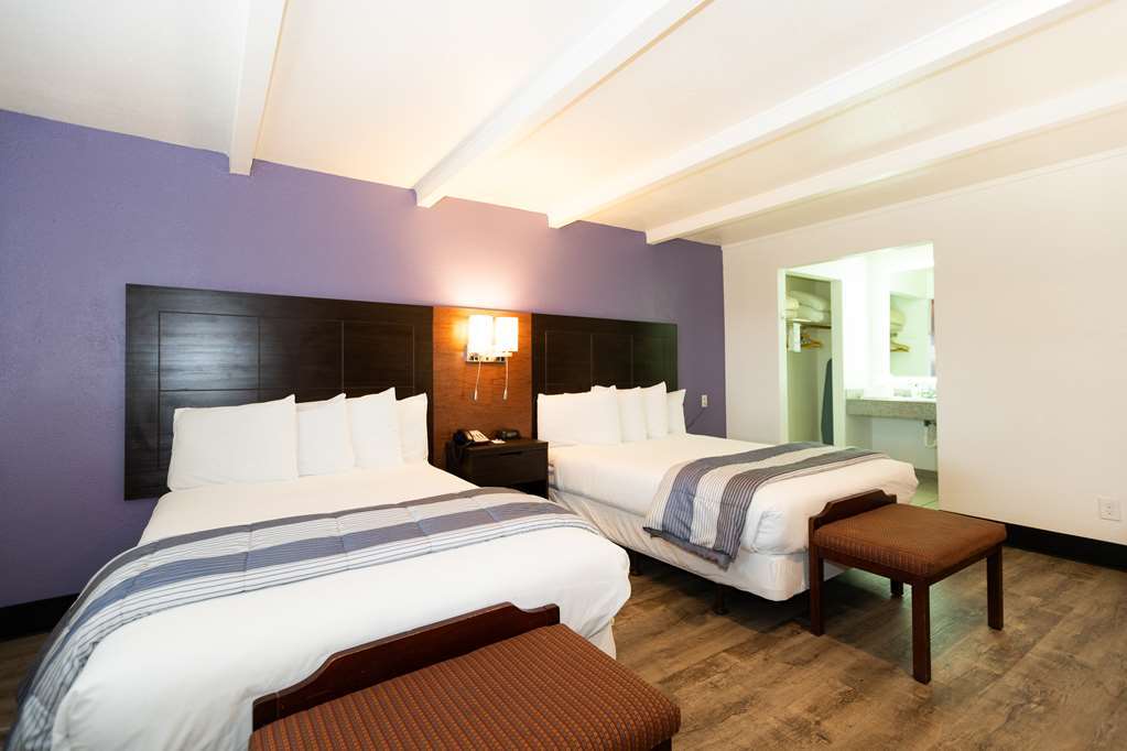 Rodeway Near Downtown Inn 3*